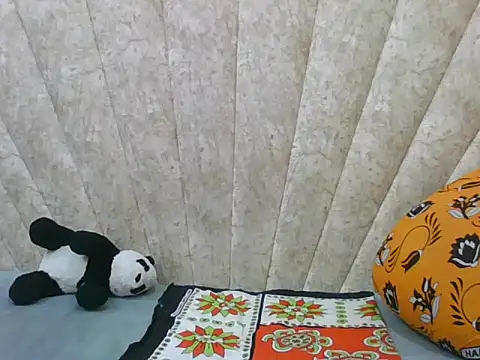 Sexy Villagegal online show from September 13, 2025, 5:35 pm