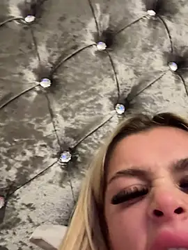 IrishTeenBarbie69 online show from February 28, 2025, 11:34 pm