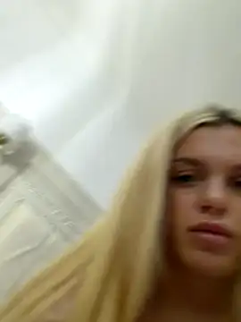 IrishTeenBarbie69 online show from November 30, 2025, 8:02 pm