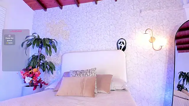 AlissPrince online show from October 22, 2025, 10:37 am