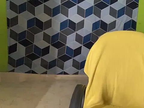 Snapshot of Aishwarya_101_ chatting on February 4, 2025, 2:07 am Aishwarya 101 online show from February 4, 2025, 2:07 am