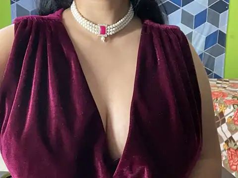 Snapshot of Aishwarya_101_ chatting on February 4, 2025, 3:04 pm Aishwarya 101 online show from February 4, 2025, 3:04 pm