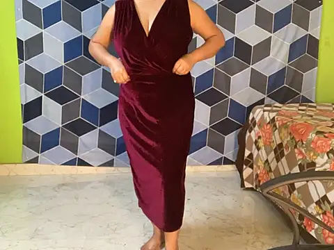 Snapshot of Aishwarya_101_ chatting on February 23, 2025, 2:18 am Aishwarya 101 online show from February 23, 2025, 2:18 am