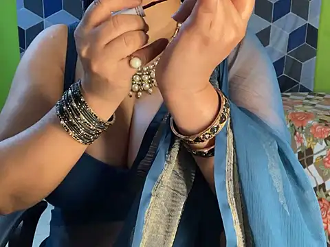 Snapshot of Aishwarya_101_ chatting on February 23, 2025, 5:18 pm Aishwarya 101 online show from February 23, 2025, 5:18 pm