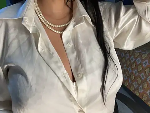 Snapshot of Aishwarya_101_ chatting on March 6, 2025, 5:35 am Aishwarya 101 online show from March 6, 2025, 5:35 am