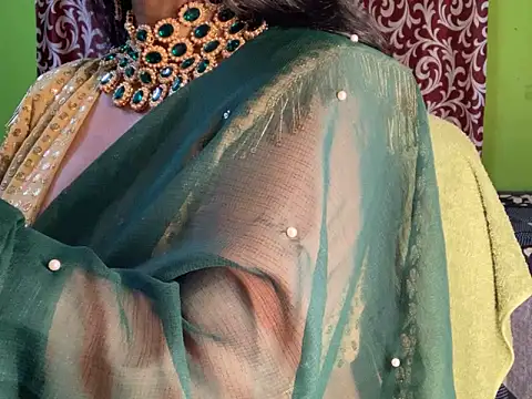 Snapshot of Aishwarya_101_ chatting on September 19, 2025, 12:17 pm Aishwarya 101 online show from September 19, 2025, 12:17 pm