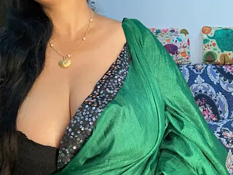 Snapshot of Aishwarya_101_ chatting on October 18, 2025, 5:46 pm Aishwarya 101 online show from October 18, 2025, 5:46 pm