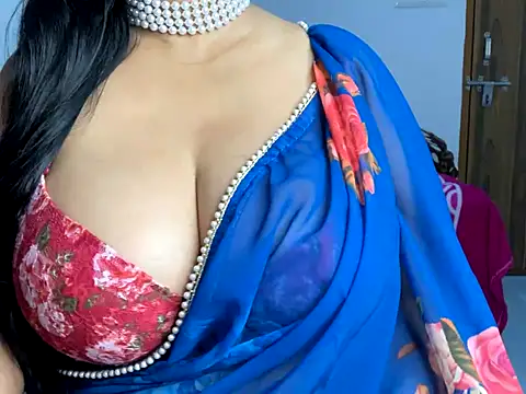 Snapshot of Aishwarya_101_ chatting on November 28, 2025, 5:26 pm Aishwarya 101 online show from November 28, 2025, 5:26 pm