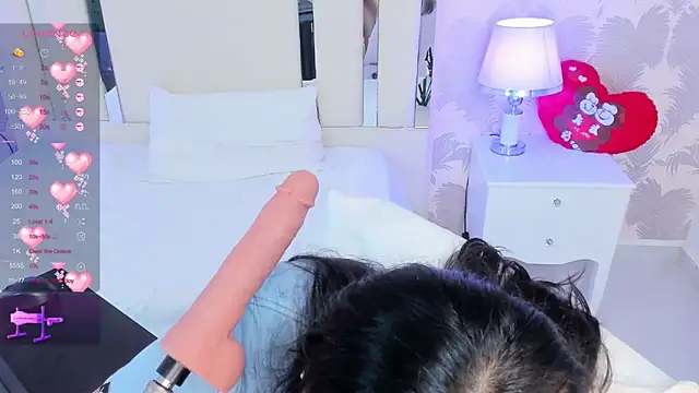 Miliaangeles online show from November 12, 2025, 12:38 pm