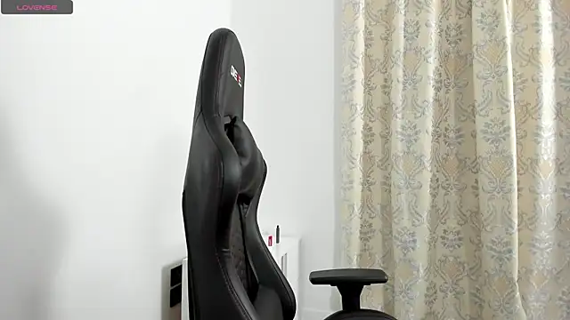 Sweet-bb online show from March 8, 2025, 5:01 pm