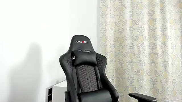 Sweet-bb online show from September 17, 2025, 7:15 pm