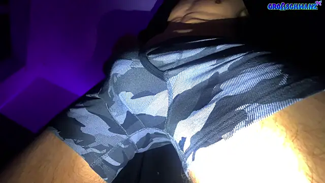 Snapshot of Deutscher_Gro8schwanz_88 chatting on March 3, 2025, 7:17 pm Deutscher Gro8schwanz 88 online show from March 3, 2025, 7:17 pm