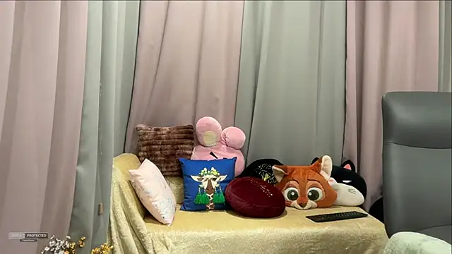 Unique-Beauty online show from February 17, 2026, 7:42 pm