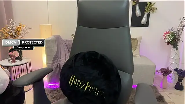 Unique-Beauty online show from April 15, 2026, 7:58 pm