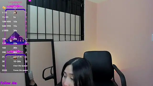 Snapshot of cherrycurvyyy chatting on November 21, 2025, 7:34 pm cherrycurvyyy online show from November 21, 2025, 7:34 pm