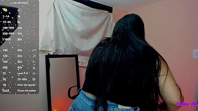 cherrycurvyyy online show from January 17, 2026, 8:01 pm