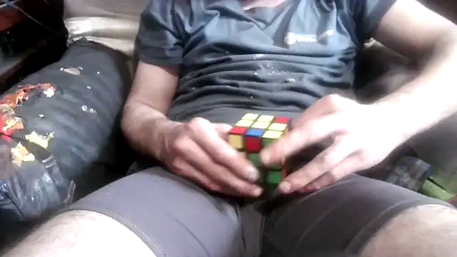 robeaulieu02 online show from January 25, 2025, 4:24 pm