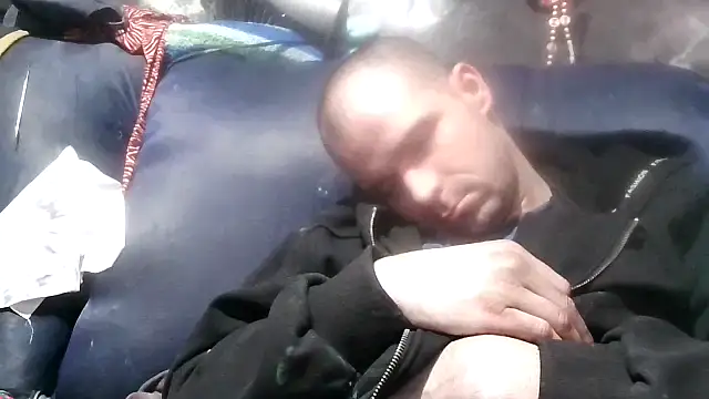 robeaulieu02 online show from February 7, 2025, 11:34 am