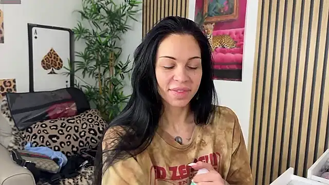 Snapshot of NattyFierros chatting on September 15, 2025, 9:15 pm NattyFierros online show from September 15, 2025, 9:15 pm
