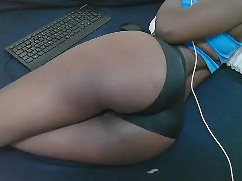 lella-0 online show from January 14, 2026, 8:09 am