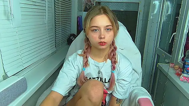 Olivka Grr online show from January 6, 2025, 2:25 pm