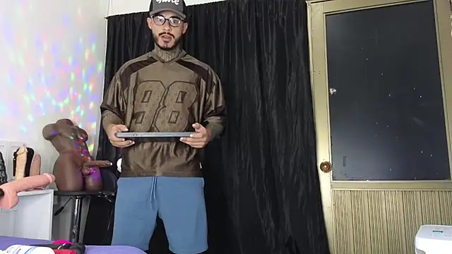 john cartter1 online show from March 10, 2025, 11:21 am