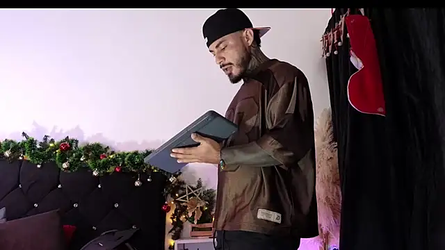 john cartter1 online show from December 19, 2025, 11:17 am