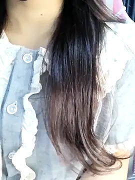 Snapshot of _Linez_ chatting on October 27, 2025, 4:00 pm  Linez  online show from October 27, 2025, 4:00 pm