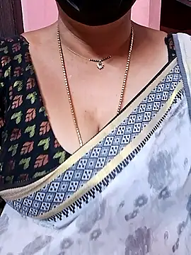 ananya956 online show from November 12, 2025, 12:38 pm