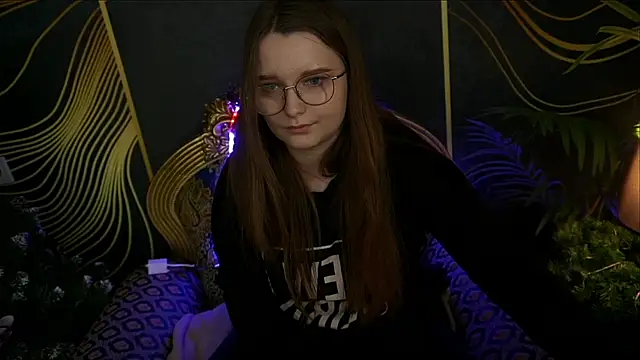 MagicPeachh  online show from January 17, 2025, 1:56 pm