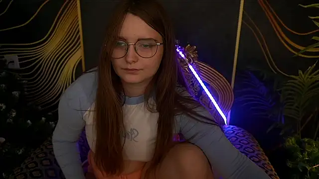 MagicPeachh  online show from January 20, 2025, 1:32 pm