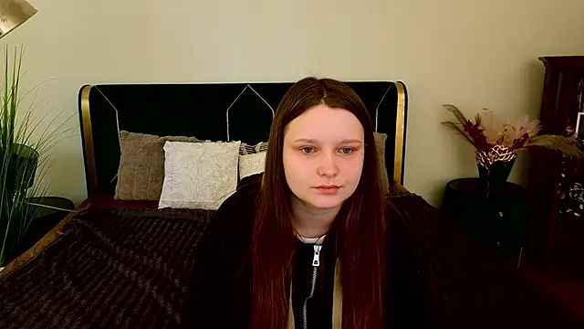 MagicPeachh  online show from March 13, 2026, 7:37 am