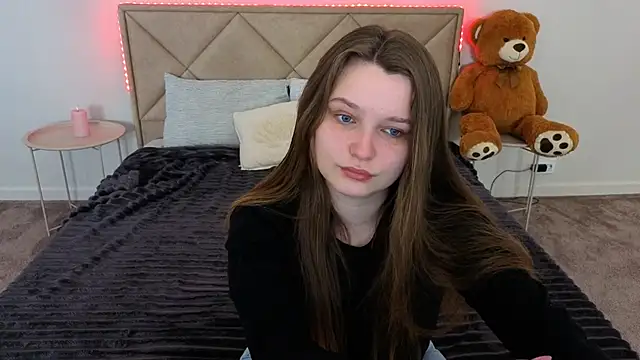 MagicPeachh  online show from April 23, 2026, 5:41 am