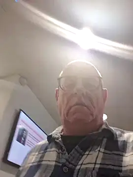 andrejoyfull64 online show from September 30, 2025, 1:16 pm