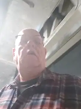 andrejoyfull64 online show from October 13, 2025, 8:14 am