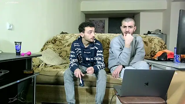 Snapshot of Barney_Tedd chatting on December 30, 2024, 1:04 am Barney Tedd online show from December 30, 2024, 1:04 am