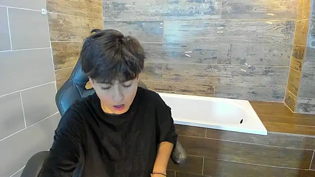 Snapshot of Bryce_Evans chatting on February 23, 2025, 3:40 pm Bryce Evans online show from February 23, 2025, 3:40 pm