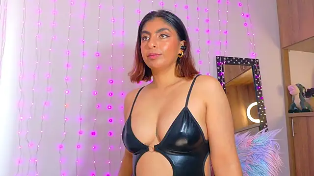 im anna  online show from December 17, 2025, 4:02 pm