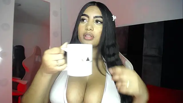 Snapshot of Karla_thompson__ chatting on April 17, 2026, 2:25 am Karla thompson online show from April 17, 2026, 2:25 am