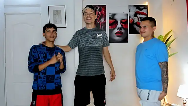 oversizedxguys online show from April 15, 2026, 2:29 am