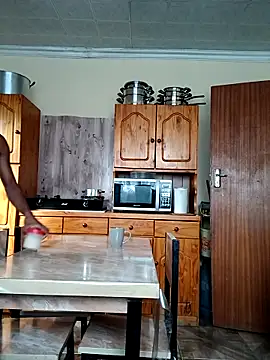 BoyWandaa online show from March 4, 2025, 6:26 am