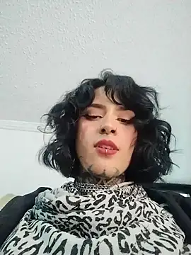 taaylor33 online show from February 13, 2026, 8:38 pm