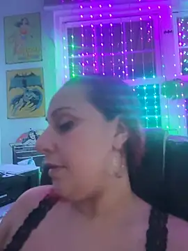 Snapshot of DeeLight124 chatting on September 9, 2025, 7:30 am DeeLight124 online show from September 9, 2025, 7:30 am