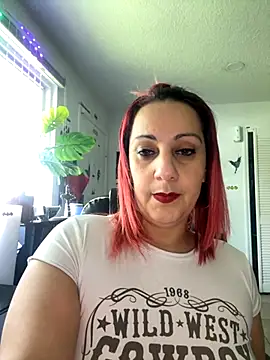 Snapshot of DeeLight124 chatting on September 22, 2025, 5:37 pm DeeLight124 online show from September 22, 2025, 5:37 pm