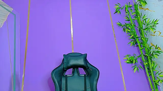 Snapshot of scarlet-jonesx chatting on October 1, 2025, 8:37 pm scarlet-jonesx online show from October 1, 2025, 8:37 pm