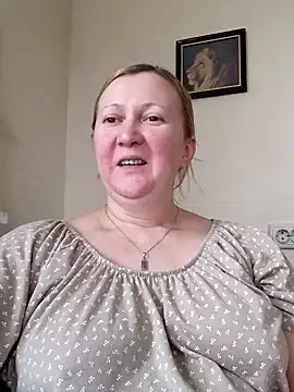 blondyaguar online show from December 16, 2024, 11:44 am