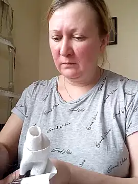 blondyaguar online show from February 14, 2025, 7:59 am