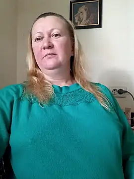 blondyaguar online show from September 18, 2025, 12:18 pm