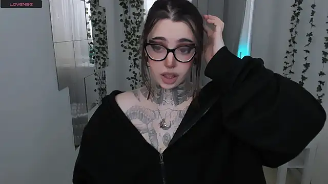 Dixi Pixi  online show from April 17, 2026, 7:00 am