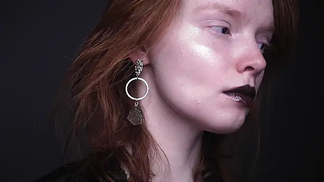 ginger hugs online show from January 7, 2025, 10:08 pm